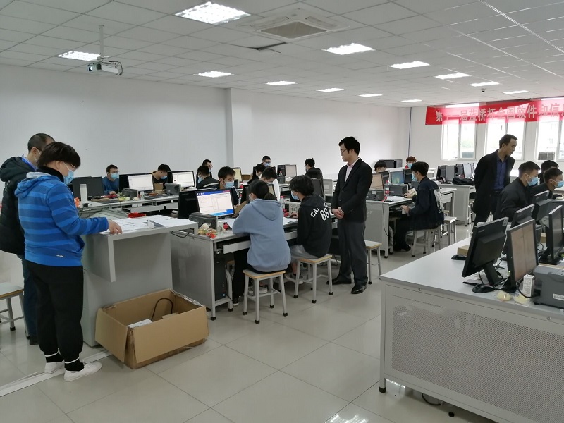 科技競技展風采，我校順利承辦第十一屆“藍橋杯”大賽重慶賽區比賽